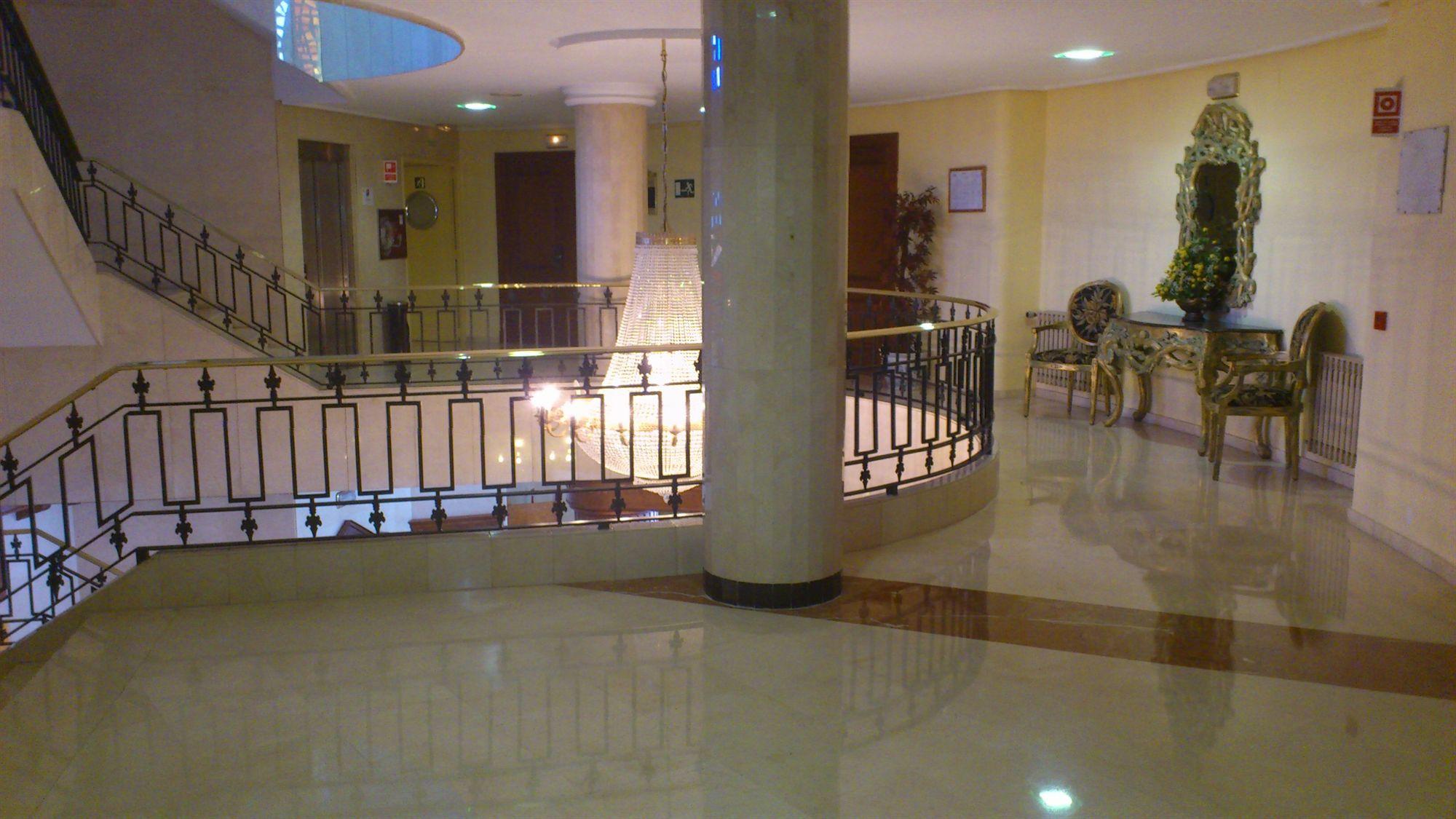 Exe Dona Carlota Hotel Ciudad Real Bagian luar foto